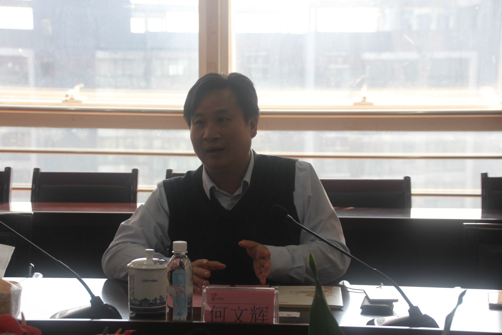 喻小平总经理与上海太和水环境公司董事长何文辉开展合作洽谈